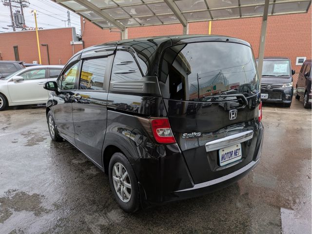 HONDA FREED Spike 2012