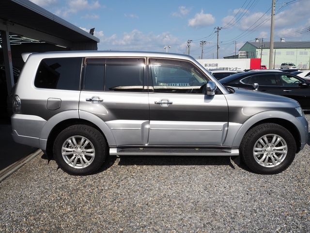 MITSUBISHI PAJERO wagon 2012