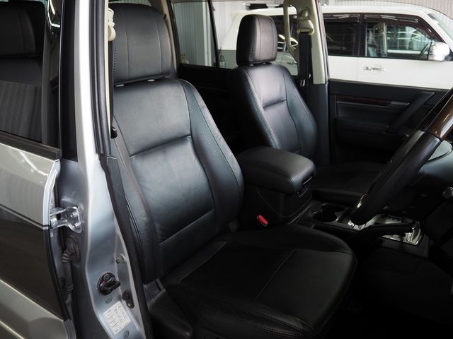 MITSUBISHI PAJERO wagon 2012