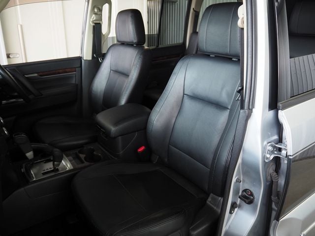 MITSUBISHI PAJERO wagon 2012