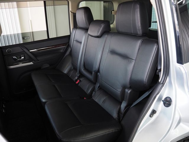 MITSUBISHI PAJERO wagon 2012