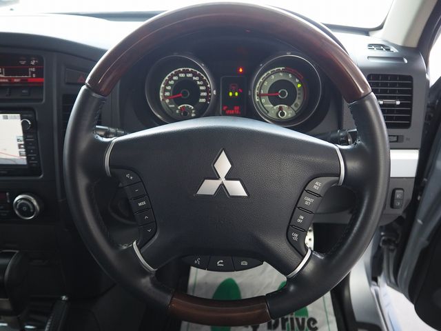 MITSUBISHI PAJERO wagon 2012