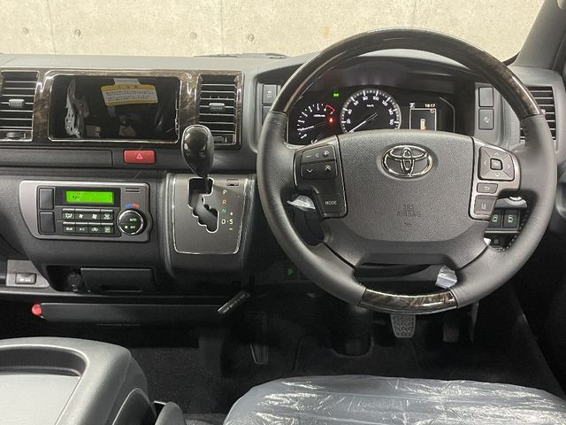 TOYOTA HIACE van 2WD 2025