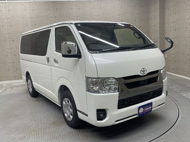 TOYOTA HIACE van 2WD 2025