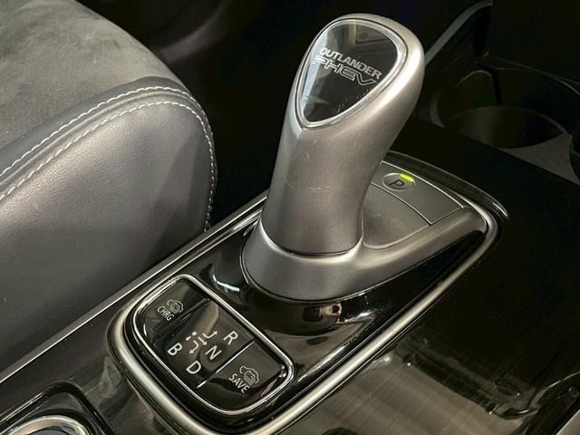 MITSUBISHI OUTLANDER PHEV 2017