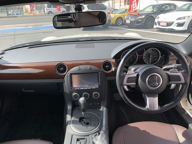 MITSUOKA Himiko 2011