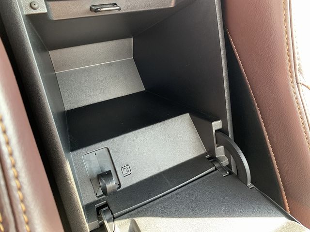 MITSUOKA Himiko 2011