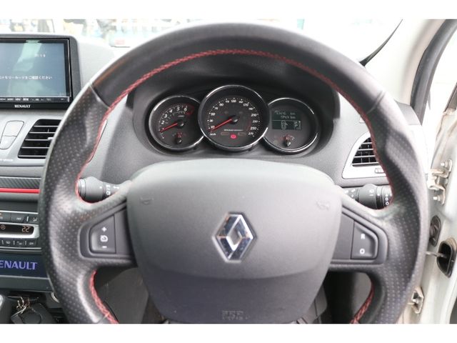 RENAULT RENAULT MEGANE ESTATE 2012