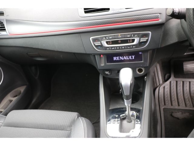 RENAULT RENAULT MEGANE ESTATE 2012