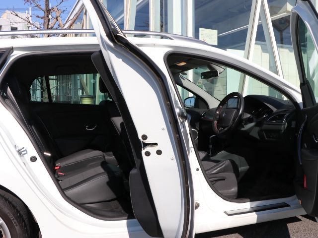 RENAULT RENAULT MEGANE ESTATE 2012