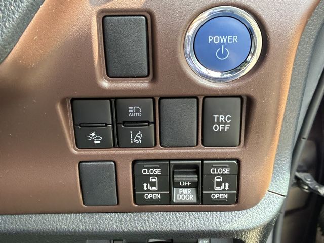 TOYOTA ESQUIRE HYBRID 2019