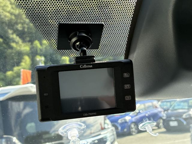 TOYOTA ESQUIRE HYBRID 2019