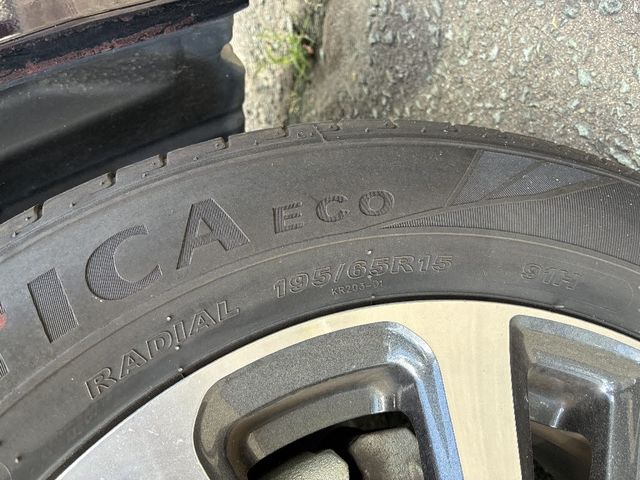 TOYOTA ESQUIRE HYBRID 2019