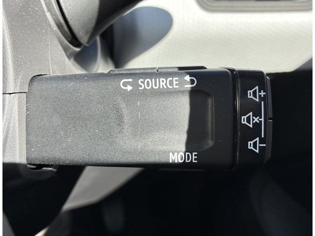 RENAULT RENAULT LUTECIA 2024