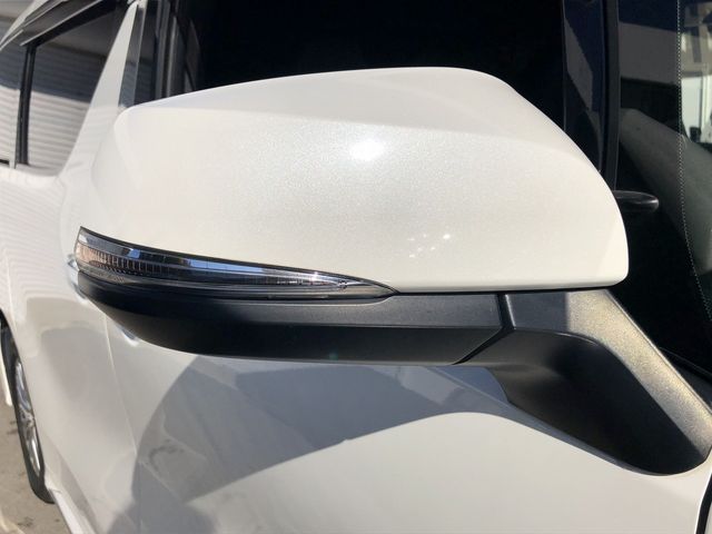 TOYOTA ALPHARD hybrid 4WD 2020