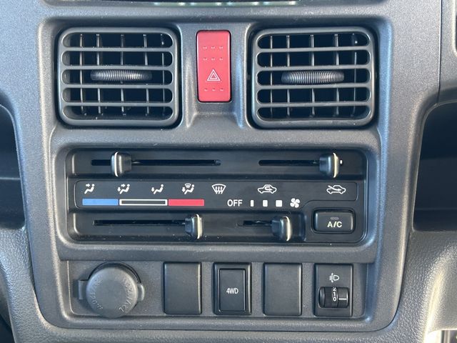 NISSAN NT100 CLIPPER 2019