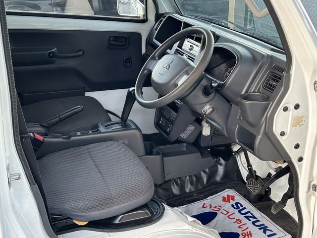 MITSUBISHI MINICAB truck 2015