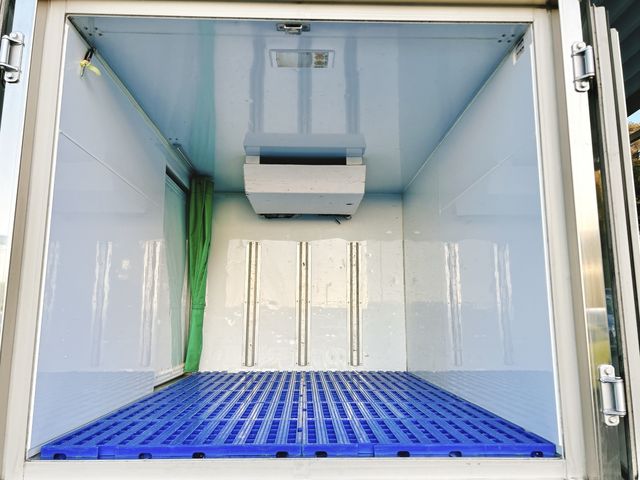 MITSUBISHI MINICAB truck 2015