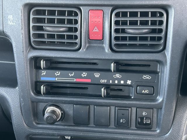 MITSUBISHI MINICAB truck 2015