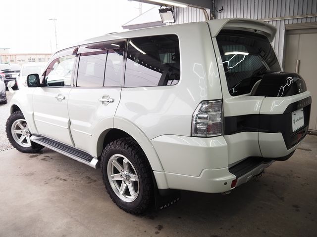 MITSUBISHI PAJERO wagon 2014