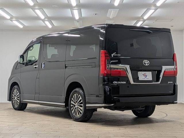 TOYOTA GRANACE 2020