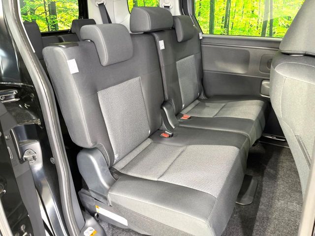 TOYOTA SIENTA HYBRID 2025