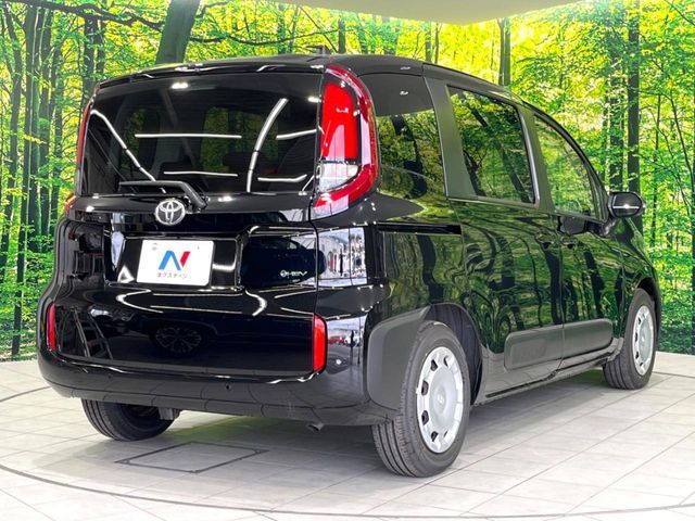 TOYOTA SIENTA HYBRID 2025