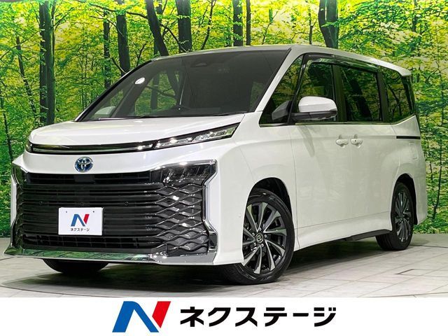 TOYOTA VOXY HYBRID 2025