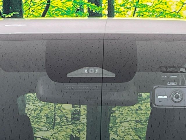 TOYOTA VOXY HYBRID 2025