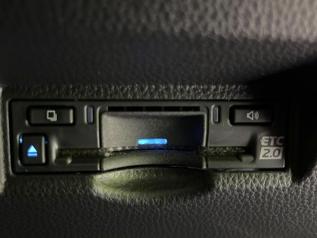 TOYOTA VOXY HYBRID 2025