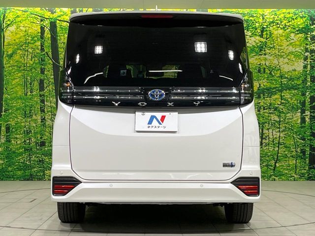 TOYOTA VOXY HYBRID 2025
