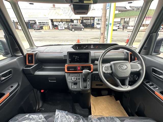 DAIHATSU TANTO FAN CROSS 2024