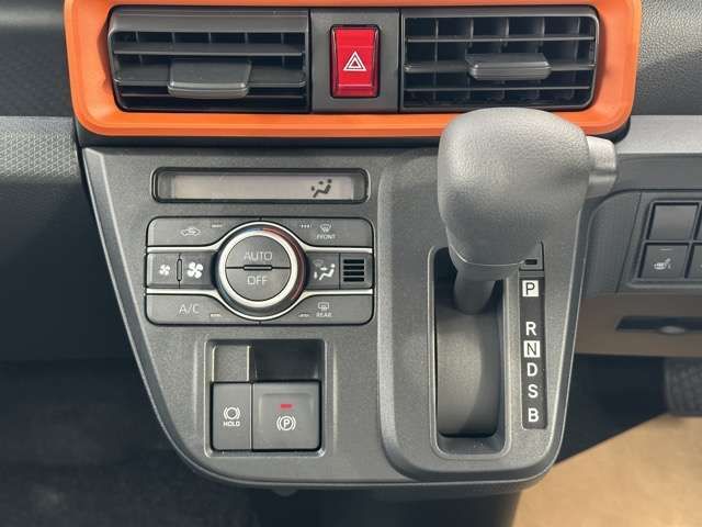 DAIHATSU TANTO FAN CROSS 2024