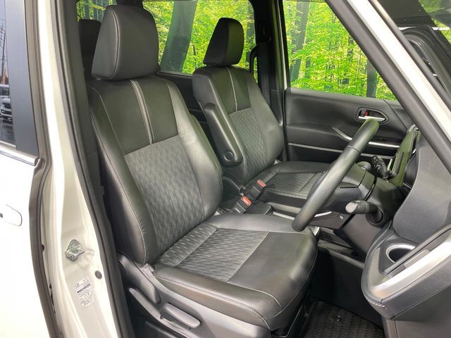 TOYOTA NOAH HYBRID 2024