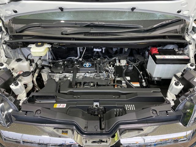 TOYOTA NOAH HYBRID 2024