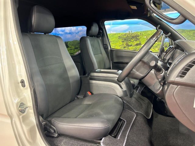 TOYOTA HIACE van 4WD 2024