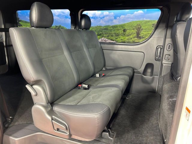 TOYOTA HIACE van 4WD 2024