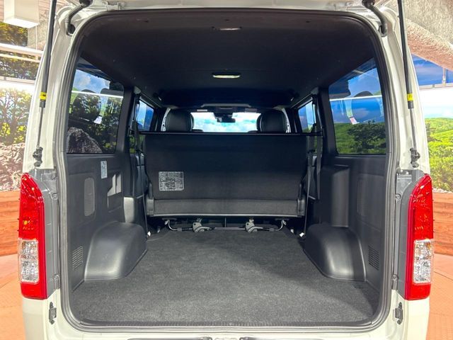 TOYOTA HIACE van 4WD 2024