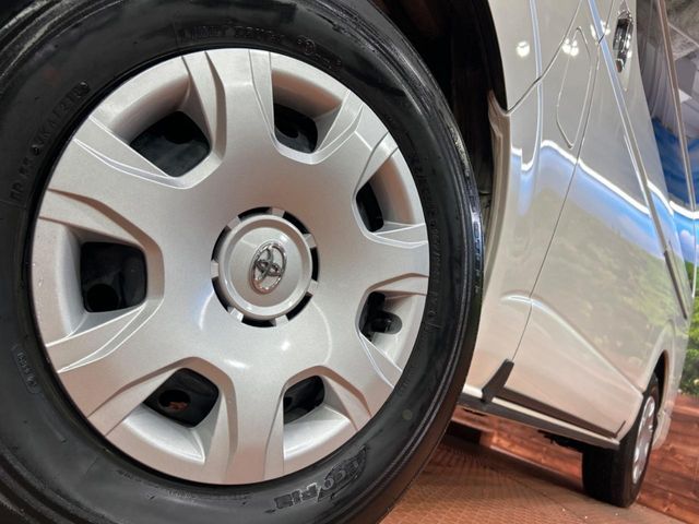 TOYOTA HIACE van 4WD 2024