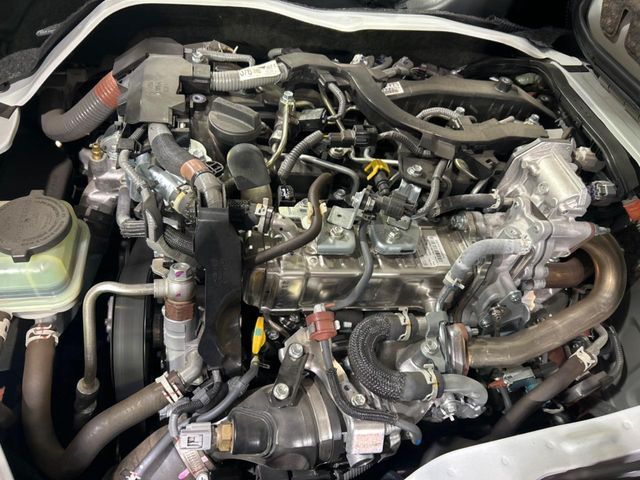 TOYOTA HIACE van 4WD 2024