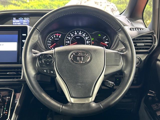 TOYOTA VOXY 2020