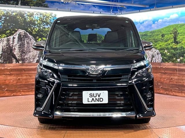 TOYOTA VOXY 2020
