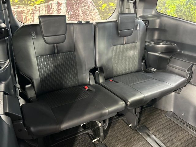 TOYOTA NOAH HYBRID 2023