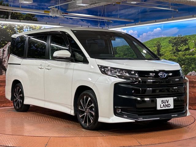 TOYOTA NOAH HYBRID 2023