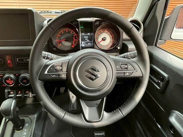 SUZUKI JIMNY NOMADE 2025