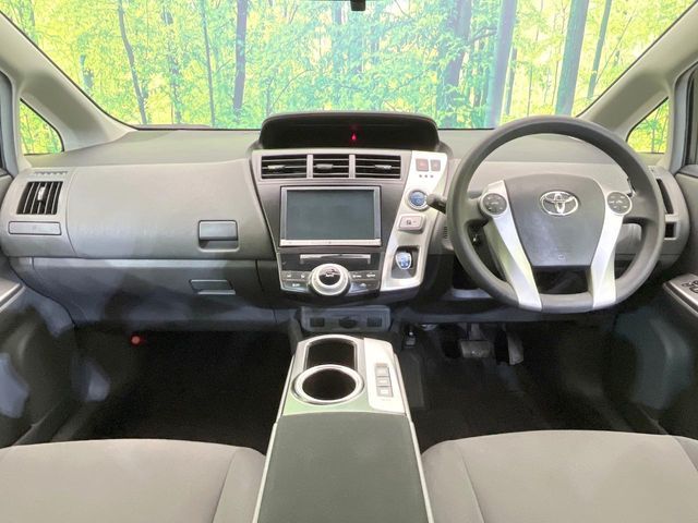 TOYOTA PRIUS Alpha 2013