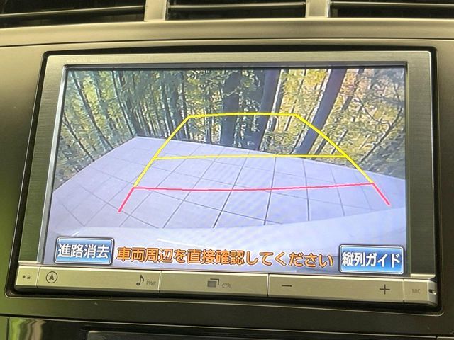 TOYOTA PRIUS Alpha 2013