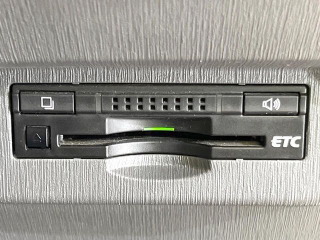 TOYOTA PRIUS Alpha 2013