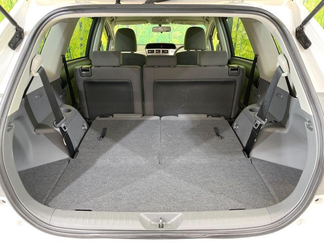 TOYOTA PRIUS Alpha 2013