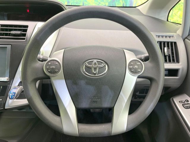 TOYOTA PRIUS Alpha 2013